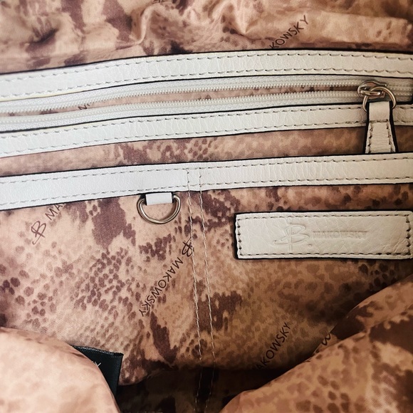Vintage B. Makowsky White multiple pocket Purse/Bag - Picture 10 of 16
